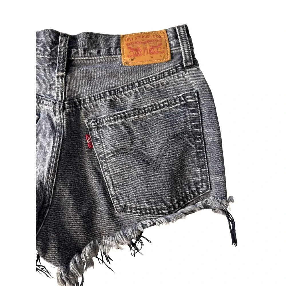 Levi's 501 Black Distressed Denim Shorts‎ Size 26 High Rise Cutoff Jean Casual